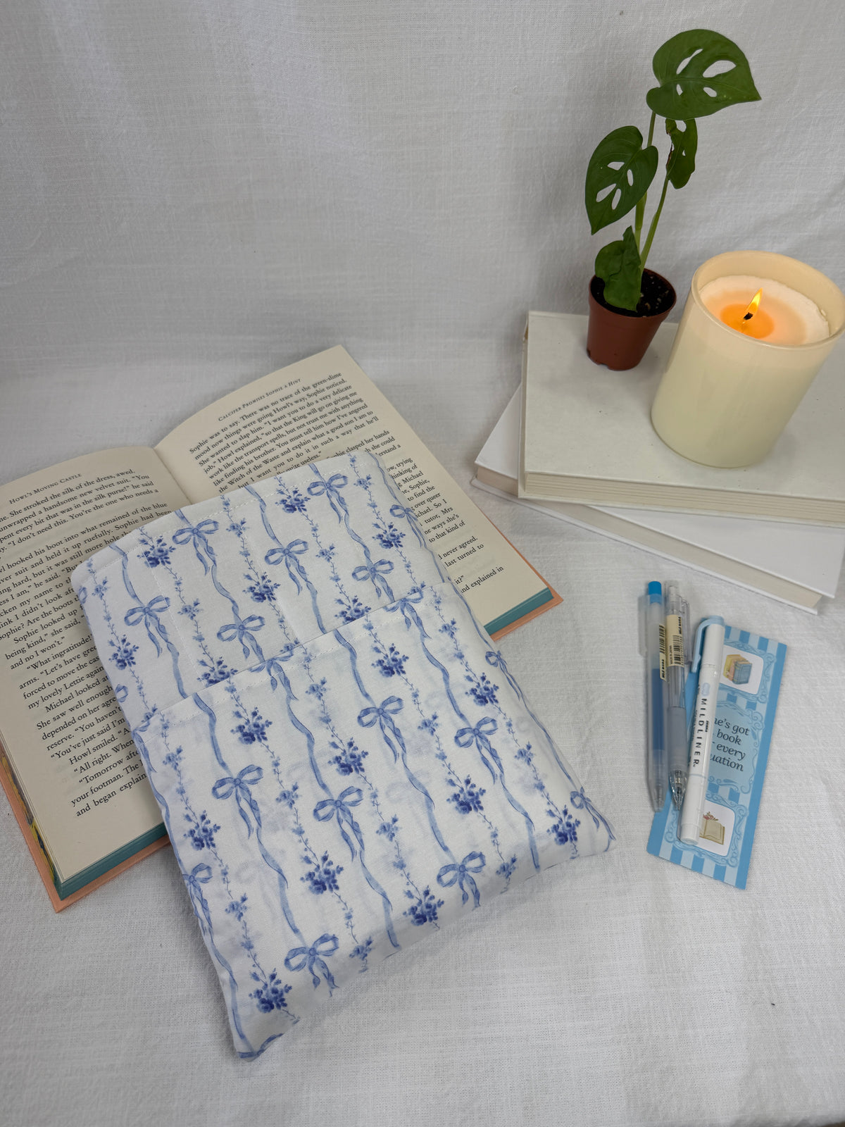 Blue Bow Vintage Book Sleeve