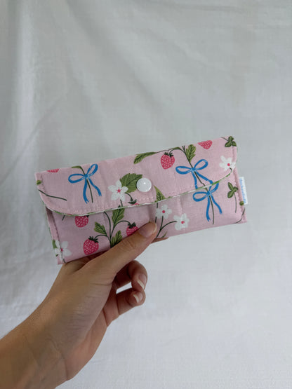 Strawberries and Bows Glasses Case