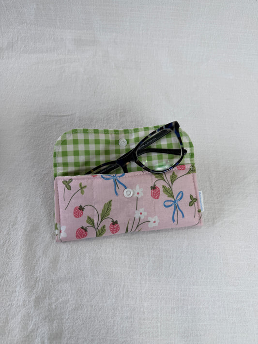 Strawberries and Bows Glasses Case
