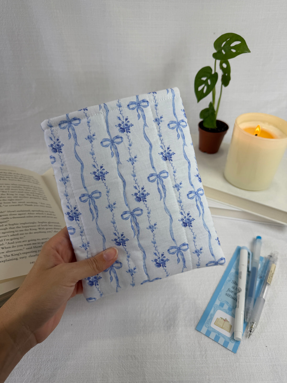Blue Bow Vintage Book Sleeve