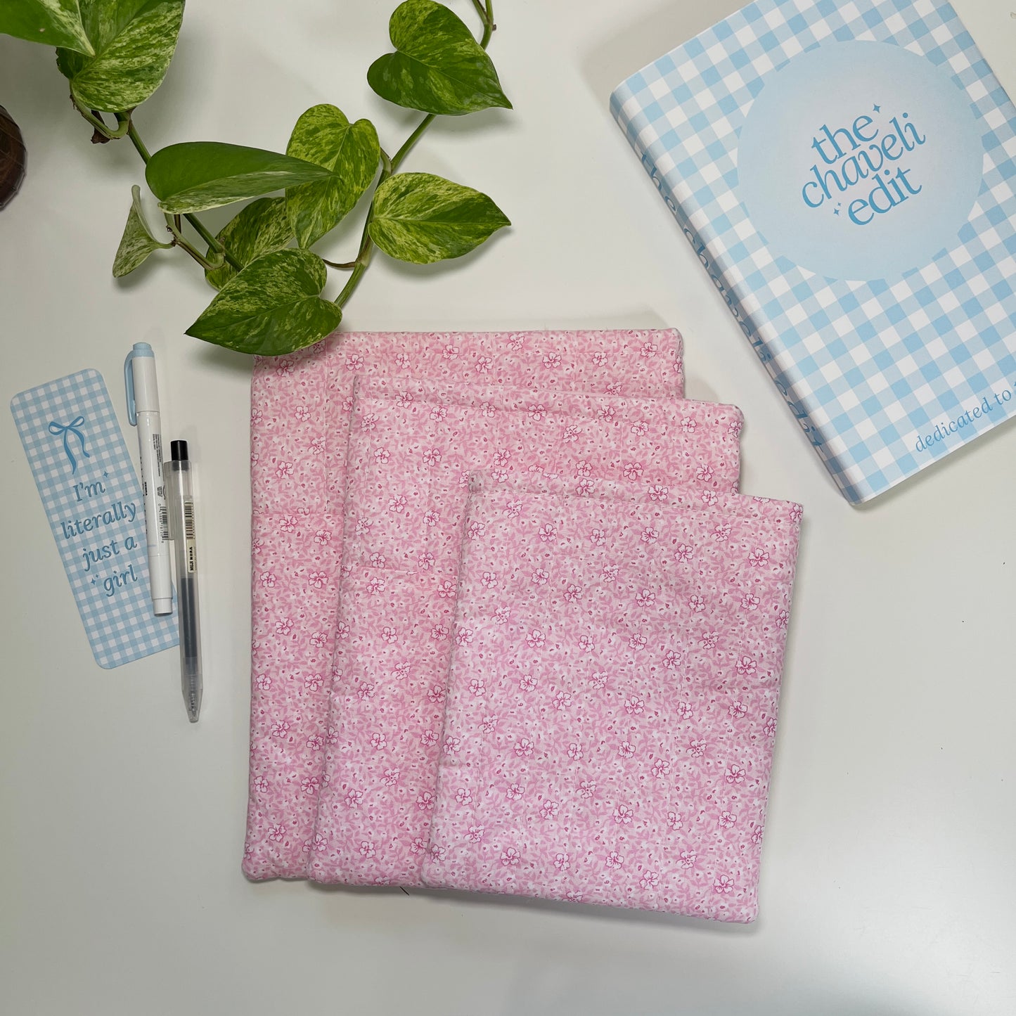 Pink Hawaiian Quilted Book Sleeve