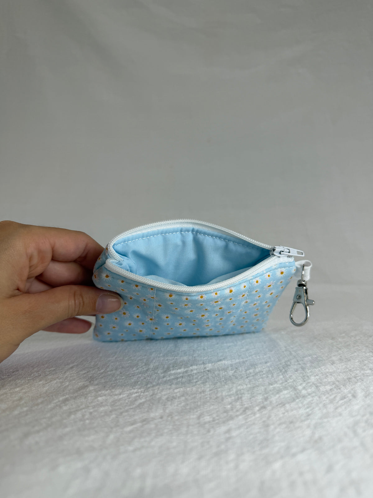 Daisies on Blue Keychain Wallet