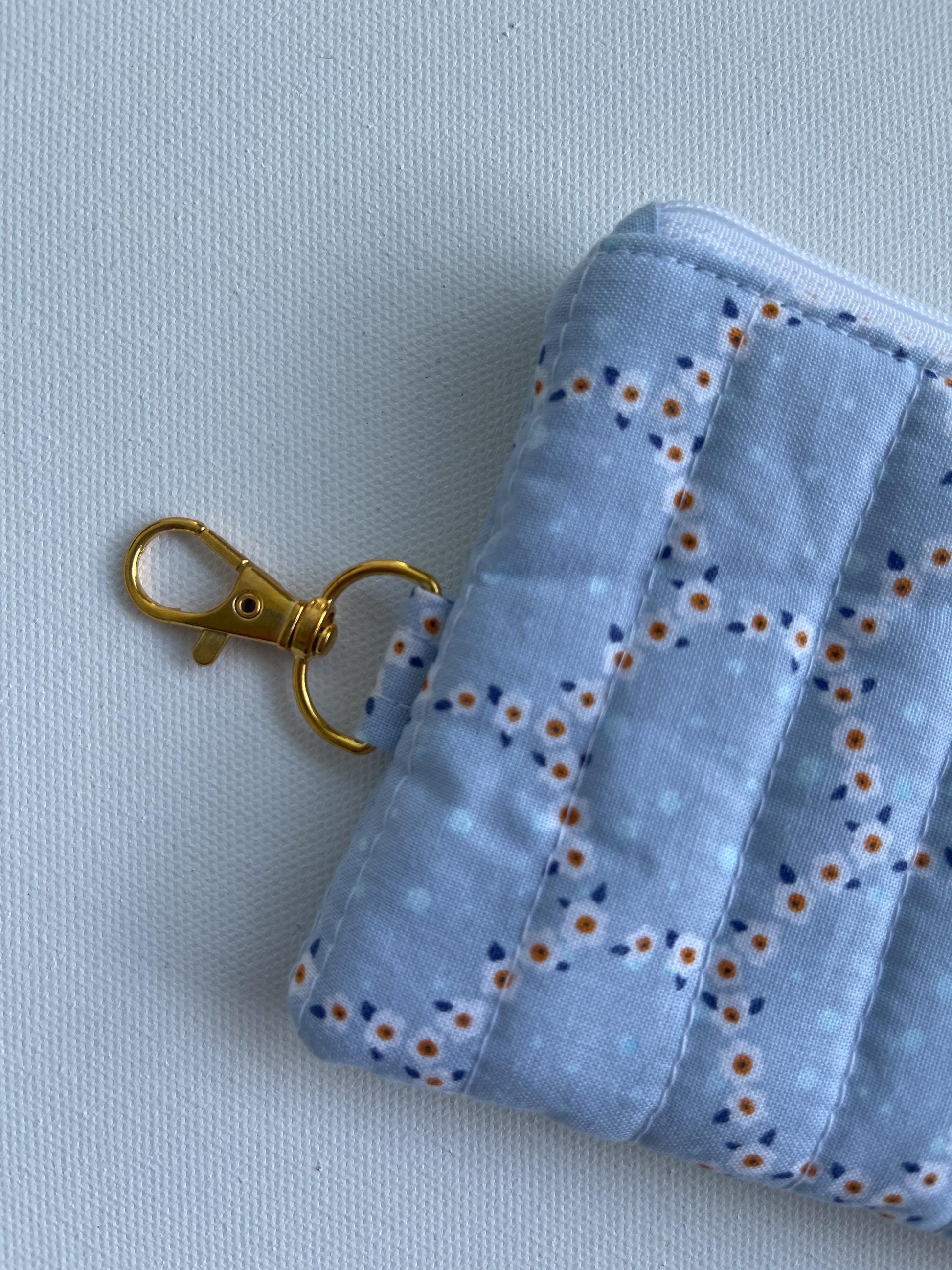 Keychain Wallet Zipper Pouch Quilted Pouch Handmade Gift for Her Airpods Case Small Wallet Coin Purse Quilted Bag